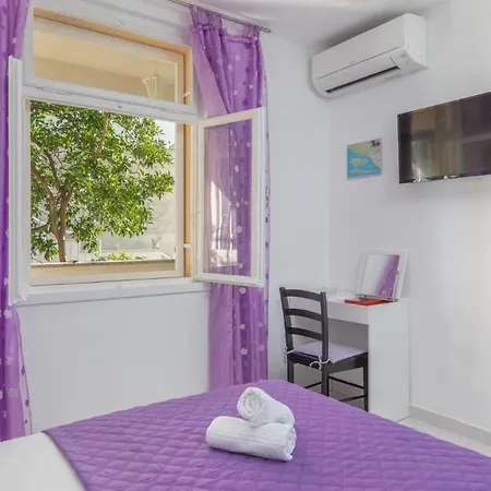 Sisaric A2 Apartment Podgora